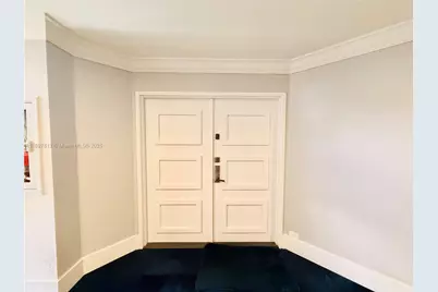 6423 Collins Ave #310, Miami Beach, FL 33141 - Photo 3