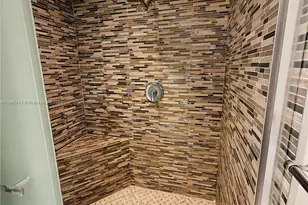 6423 Collins Ave, Miami Beach, FL 33141 - Photo 13