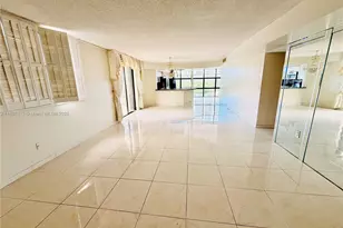 6423 Collins Ave, Miami Beach, FL 33141 - Photo 5