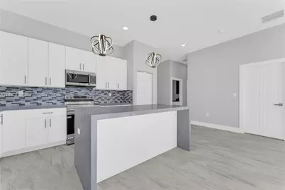 340 NW 139th St, North Miami, FL 33168 - Photo 11