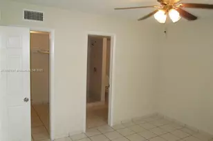 10000 NW 80th Ct, Hialeah Gardens, FL 33016 - Photo 9