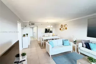 2206 S Cypress Bend Dr, Pompano Beach, FL 33069 - Photo 11