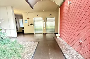 2206 S Cypress Bend Dr, Pompano Beach, FL 33069 - Photo 29