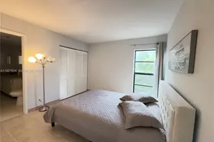 2206 S Cypress Bend Dr, Pompano Beach, FL 33069 - Photo 3