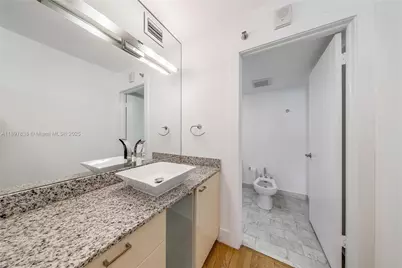 801 N Venetian Dr #903, Miami, FL 33139 - Photo 17