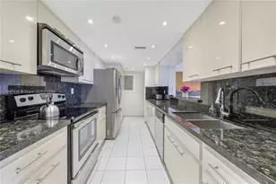 801 N Venetian Dr, Miami, FL 33139 - Photo 7