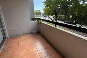 802 NW 87th Ave, Miami, FL 33172 - Photo 11