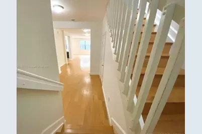 10306 NW 70th Ter, Doral, FL 33178 - Photo 15