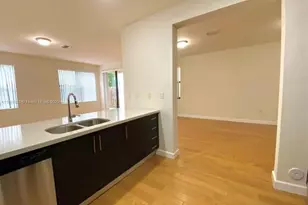 10306 NW 70th Terrace, Doral, FL 33178 - Photo 11