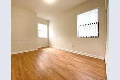 10306 NW 70th Ter, Doral, FL 33178 - Photo 23