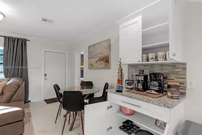 1075 NE 12th Ave #1075, Homestead, FL 33030 - Photo 11