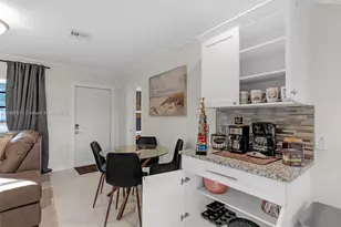 1075 NE 12th Ave, Homestead, FL 33030 - Photo 11