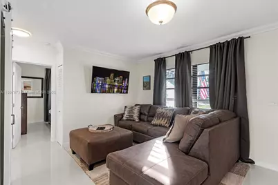 1075 NE 12th Ave #1075, Homestead, FL 33030 - Photo 5