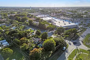 1075 NE 12th Ave, Homestead, FL 33030 - Photo 35