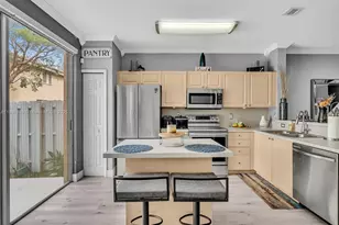 9125 NW 40th St, Sunrise, FL 33351 - Photo 15