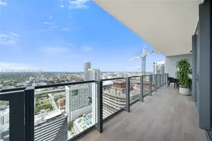 88 SW 7th St, Miami, FL 33130 - Photo 13