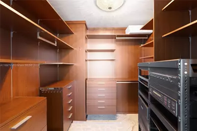 18101 Collins Ave #4609, Sunny Isles Beach, FL 33160 - Photo 9