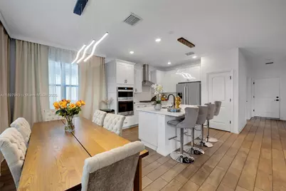 2454 Primrose Pl, Oakland Park, FL 33309 - Photo 11