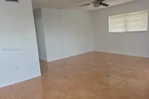 5249 NW 7th St, Miami, FL 33126 - Photo 13