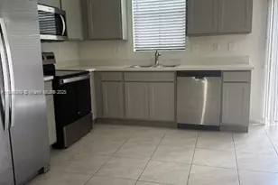 390 NE 12th St, Florida City, FL 33034 - Photo 3