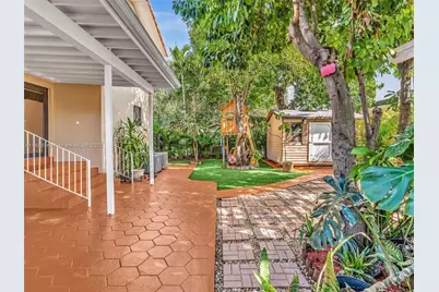 6460 SW 2nd St, Miami, FL 33144 - Photo 21