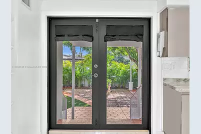 6460 SW 2nd St, Miami, FL 33144 - Photo 17