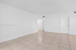 8002 Lagos De Campo Blvd, Tamarac, FL 33321 - Photo 15