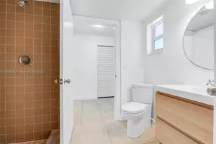 8002 Lagos De Campo Blvd, Tamarac, FL 33321 - Photo 5