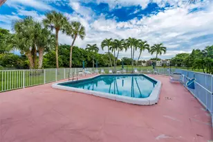 8002 Lagos De Campo Blvd, Tamarac, FL 33321 - Photo 27