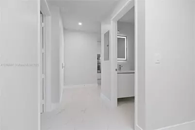 700 NE 24th St #4002, Miami, FL 33137 - Photo 21