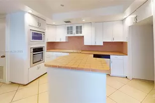 11111 Biscayne Blvd, Miami, FL 33181 - Photo 5