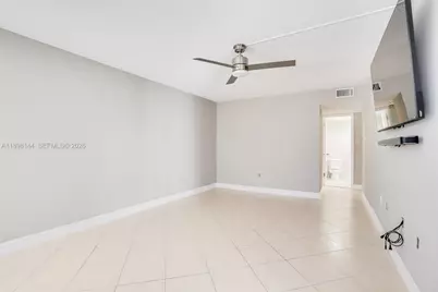 18071 Biscayne Blvd #1204, Aventura, FL 33160 - Photo 13