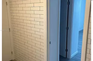 1351 NE Miami Gardens Dr, Miami, FL 33179 - Photo 9