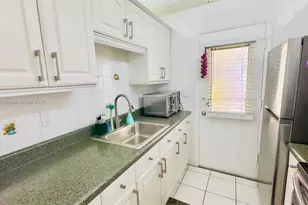 16901 NE 13th Ave, Miami, FL 33162 - Photo 17