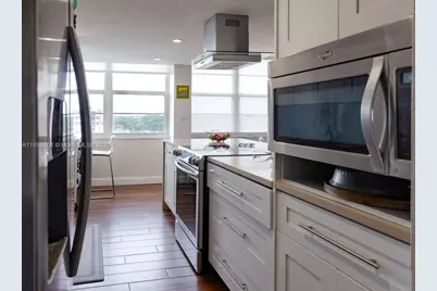 1300 Saint Charles Place #PH12, Pembroke Pines, FL 33026 - Photo 9