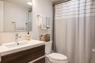 1300 St Charles Pl, Pembroke Pines, FL 33026 - Photo 19