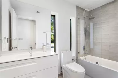 2434 SW 19th St, Miami, FL 33145 - Photo 15