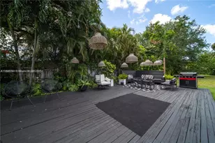 555 NE 127th St, North Miami, FL 33161 - Photo 39