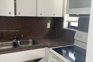 1484 NW 15th Ave, Miami, FL 33125 - Photo 7