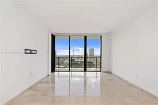 68 SE 6th St, Miami, FL 33131 - Photo 13