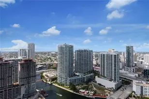 68 SE 6th St, Miami, FL 33131 - Photo 35