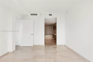 68 SE 6th St, Miami, FL 33131 - Photo 21