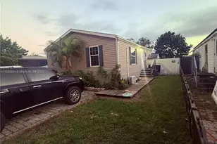 21640 NW 3rd Pl, Pembroke Pines, FL 33029 - Photo 5