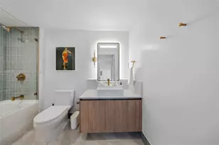 159 NE 6th St, Miami, FL 33132 - Photo 17