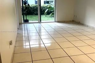 10090 NW 80th Ct, Hialeah Gardens, FL 33016 - Photo 3