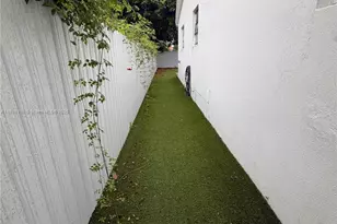 1132 NW 38th St, Miami, FL 33127 - Photo 9