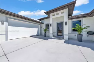 363 Paisley, Lehigh Acres, FL 33974 - Photo 5