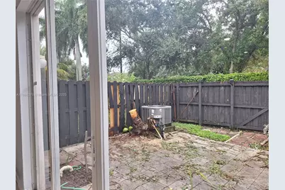 2318 NE 42nd Cir, Homestead, FL 33033 - Photo 3