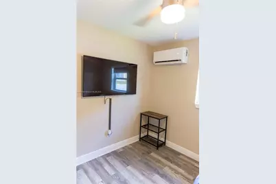 250 NW 14th Way, Dania Beach, FL 33004 - Photo 21