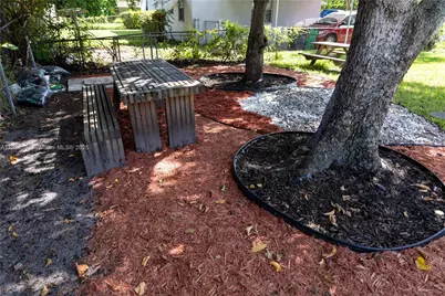 250 NW 14th Way, Dania Beach, FL 33004 - Photo 27